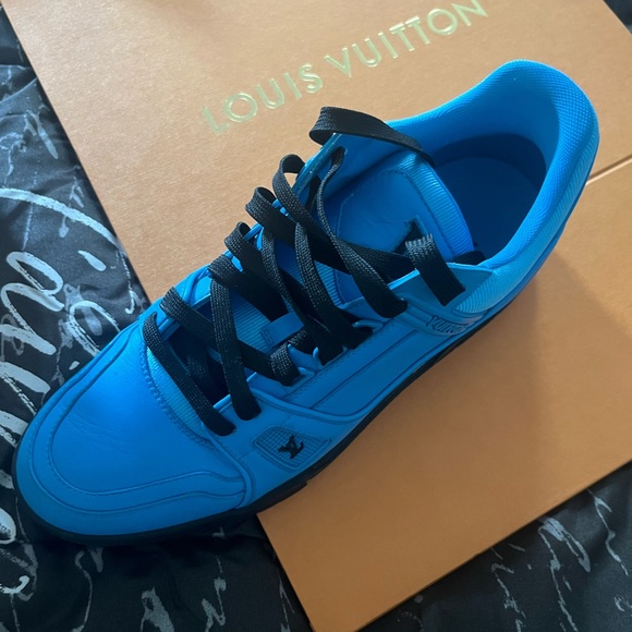 Authentic Louis Vuitton Sneakers - Picture 6 of 7